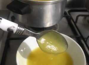 Una foto de Compota de mango verde