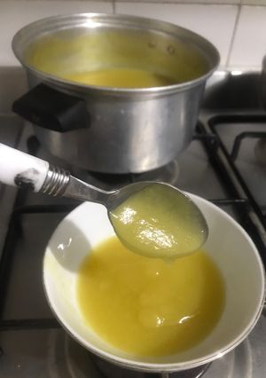 Una foto de Compota de mango verde