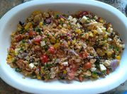 Una foto de ensalada griega