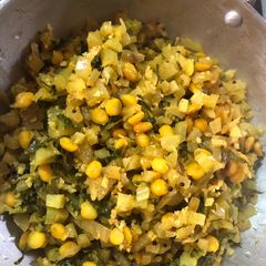 A picture of Cauliflower leaves vegetable.