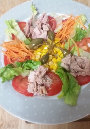 Una foto de Ensalada con Atún al natural