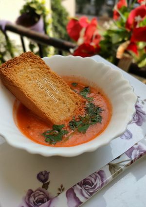 A picture of Tomato soup.