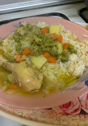 صورة لوصفة دجاج بالخضار مع رز 😋😋