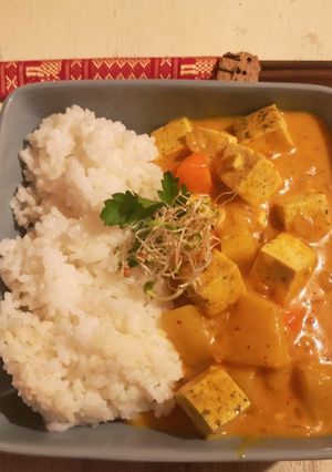 Ananászos currys tofu recept fotója