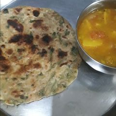 A picture of Methi Paratha.