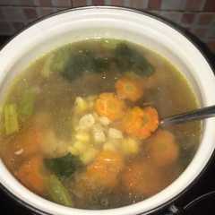 A picture of Sup Ayam Wortel Jagung.
