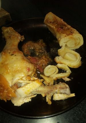 Una foto de Strudels alemanes con estofado de pollo