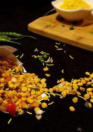 ચણા દાળ ની ભેળ (Chana Dal Bhel Recipe In Gujarati) રેસીપી મુખ્ય ફોટો