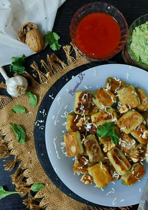 સ્ટફ્ડ ગનોકચી સંગ અખરોટ ચટણી (Stuffed Gnocchi Walnut Chutney Recipe In Gujarati) રેસીપી મુખ્ય ફોટો
