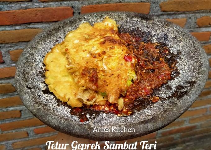 Telur Geprek Sambal Teri