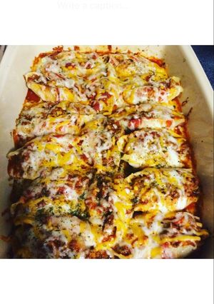 A picture of Stuffed Jumbo pasta shells.
