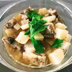 A picture of Braised Lamb Ribs with White Radish.