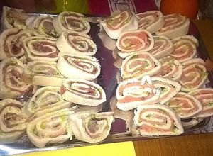 Foto di Tramezzini rolle al salmone e pesce spada