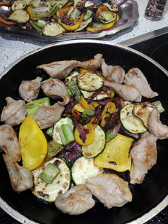 Una foto de Dumplings con verduras a la plancha