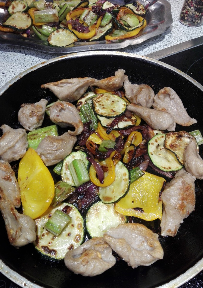 Una foto de Dumplings con verduras a la plancha