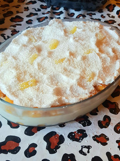 Una foto de Tiramisú de piña🍍🥄