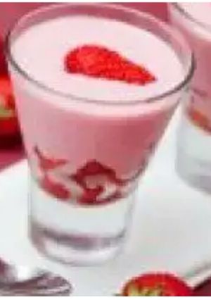 Una foto de Recetas para Hacer Gelatinas de Yogurt con Fresas