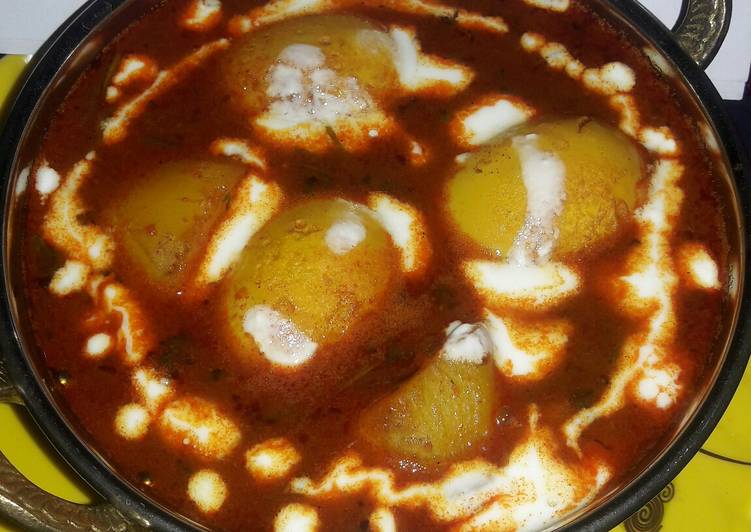 How to Prepare Any-night-of-the-week Egg Potato Curry Bengali style