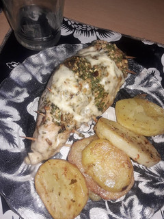 Una foto de Suprema rellena con papas al horno