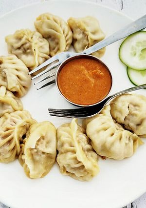 चिकन मोमोज (chicken momos recipe in hindi) रेसिपी मुख्य फोटो