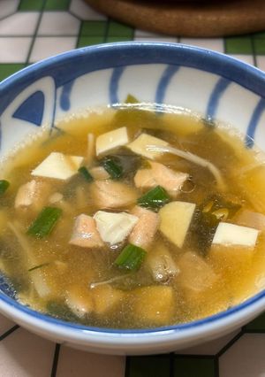 鮭魚豆腐麵豉湯 的食譜成品照片