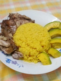 Una foto de Arroz amarillo al Conejo