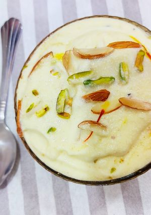 रताळ्याचं श्रीखंड (ratadyachy shrikhand recipe in marathi) रेसिपी चे मुख्य फोटो