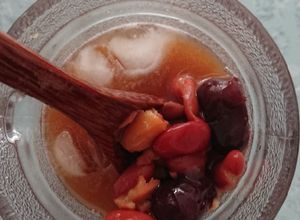 Hình của món Chè đậu đỏ, hạt sen, táo đỏ, long nhãn và bột sắn dây MÁT BỔ.