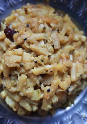 থোড় পেঁপে ঘন্ট(thor pepe ghonto recipe in Bengali) রেসিপির প্রধান ছবি
