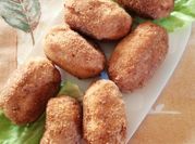 Una foto de croquetas de carne molida