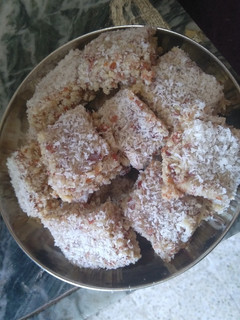 માંડવી પાક (Mandvi pak Recipe in Gujarati) રેસીપી મુખ્ય ફોટો