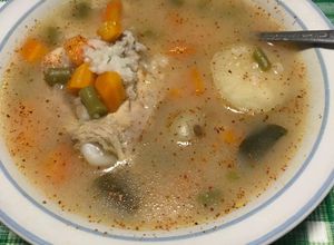 Una foto de Caldito de Pollo