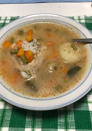 Una foto de Caldito de Pollo