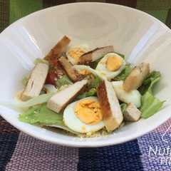 A picture of Ensalada de Pollo fit.