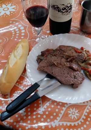 Una foto de Carne con vegetales