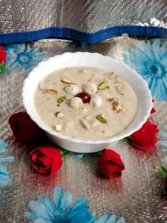 मखाने की खीर (makhane ki kheer recipe in Hindi) रेसिपी मुख्य फोटो