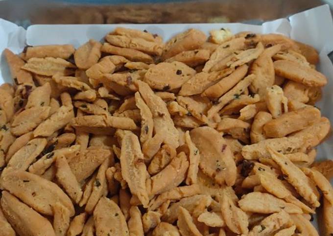 Resep Kue bawang gunting (super harum bawang banget) oleh