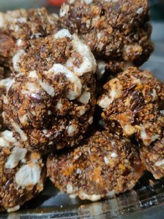 अलसी और मखाने के लड्डू (Alsi aur makhane ke laddu recipe in hindi) रेसिपी मुख्य फोटो