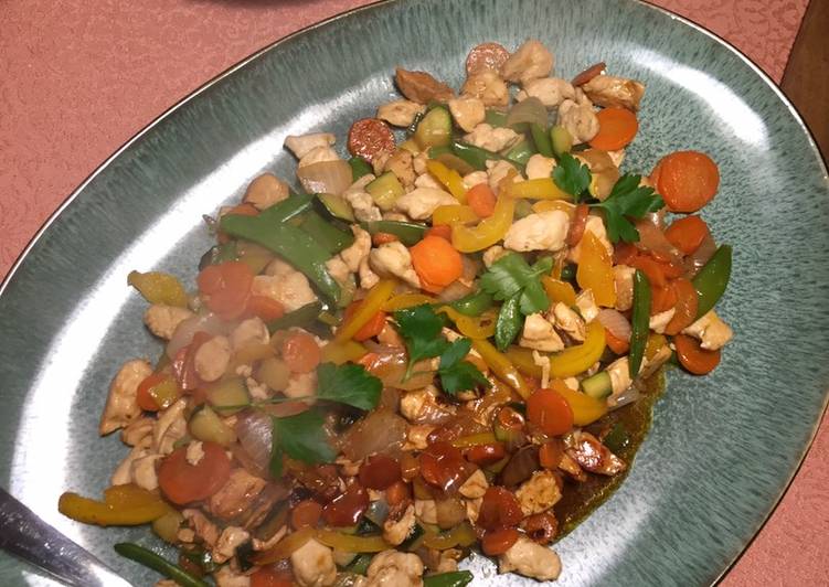 Recipe: Yummy Thairet med kylling og stegte grøntsager