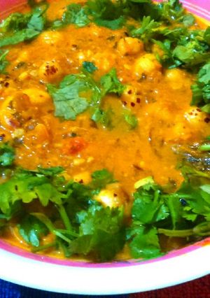 A picture of Makhana kaju curry.