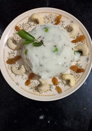ઉપમા (Upma Recipe In Gujarati) રેસીપી મુખ્ય ફોટો