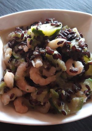 Foto di Riso Venere con zucchine e gamberetti (light)