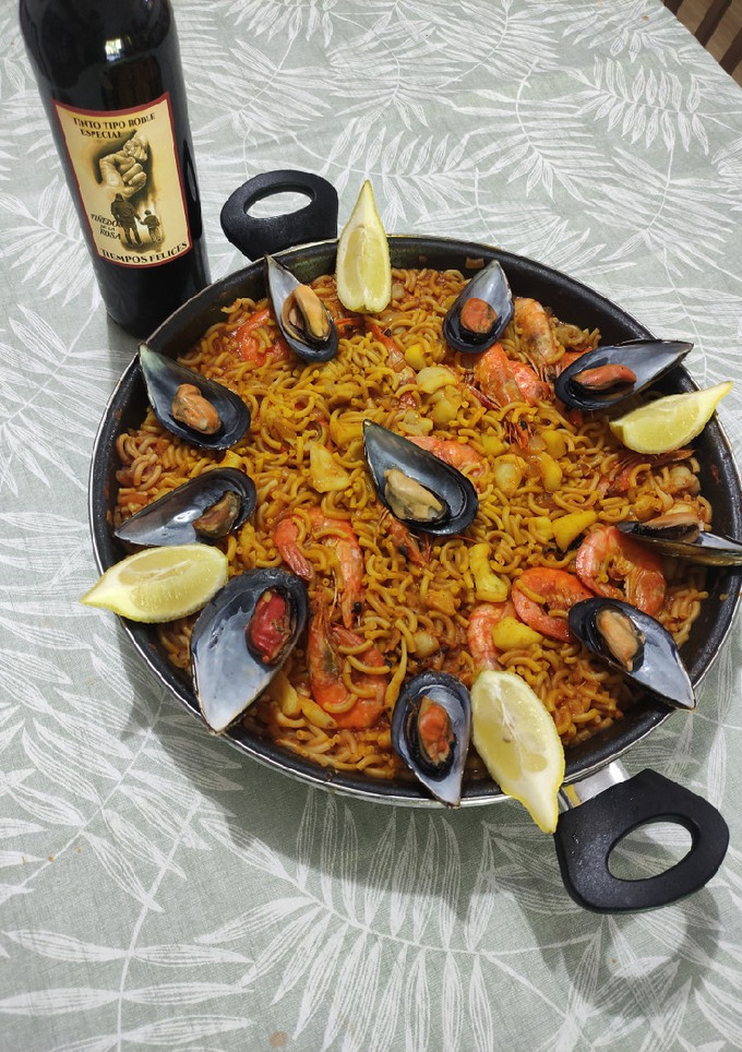 Una foto de Fideuá de Marisco