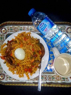 A picture of Macaroni with egg.