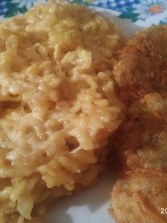 Una foto de Risotto con hamburguesas y panqueques