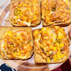 A picture of Air Fryer Multigrain Bread Pizza.