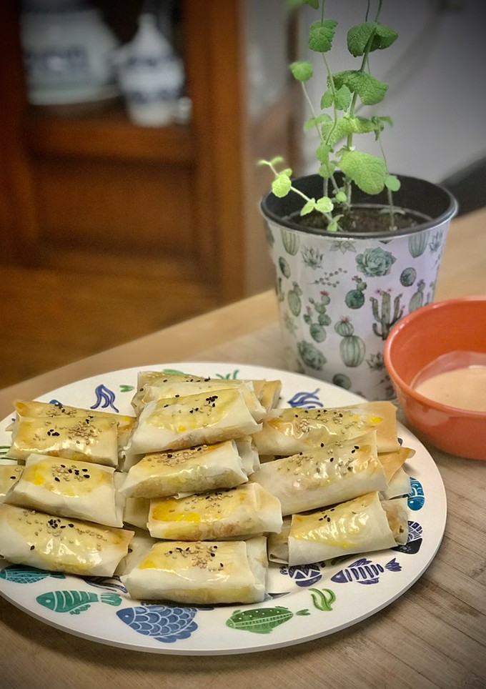 Una foto de Rollitos de Semarang (Lumpia Semarang) —rollitos de primavera—