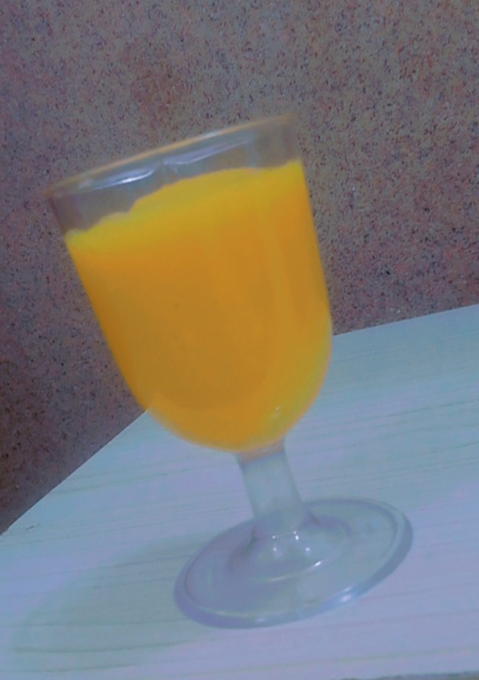 A picture of Mango and banana smoothie.