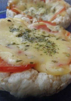 Una foto de Pizzetas de galleta de arroz (apto celíacos)