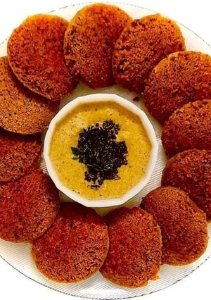 बिस्कुट इडली (biscuit idli recipe in Hindi) रेसिपी मुख्य फोटो